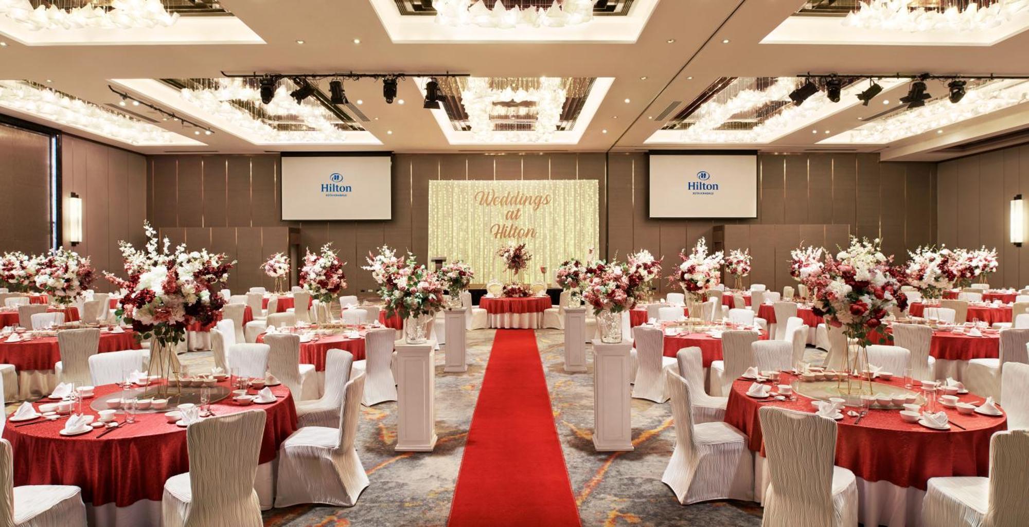 Отель Hilton Кота-Кинабалу Экстерьер фото Wedding reception at Hilton Singapore