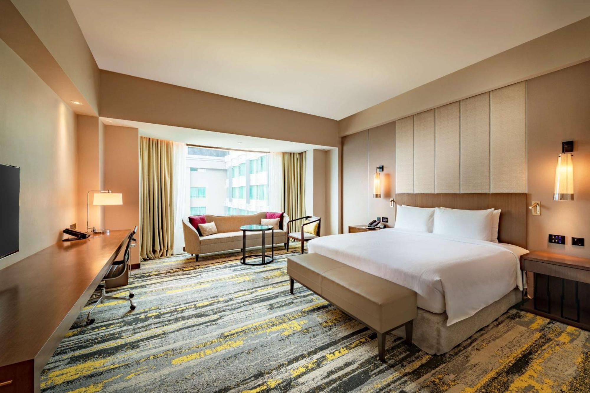 Отель Hilton Кота-Кинабалу Экстерьер фото